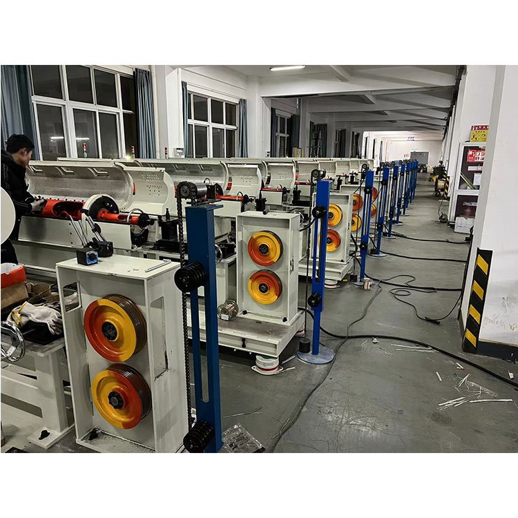 100/3 Horizontal Pipe Stranding Machine